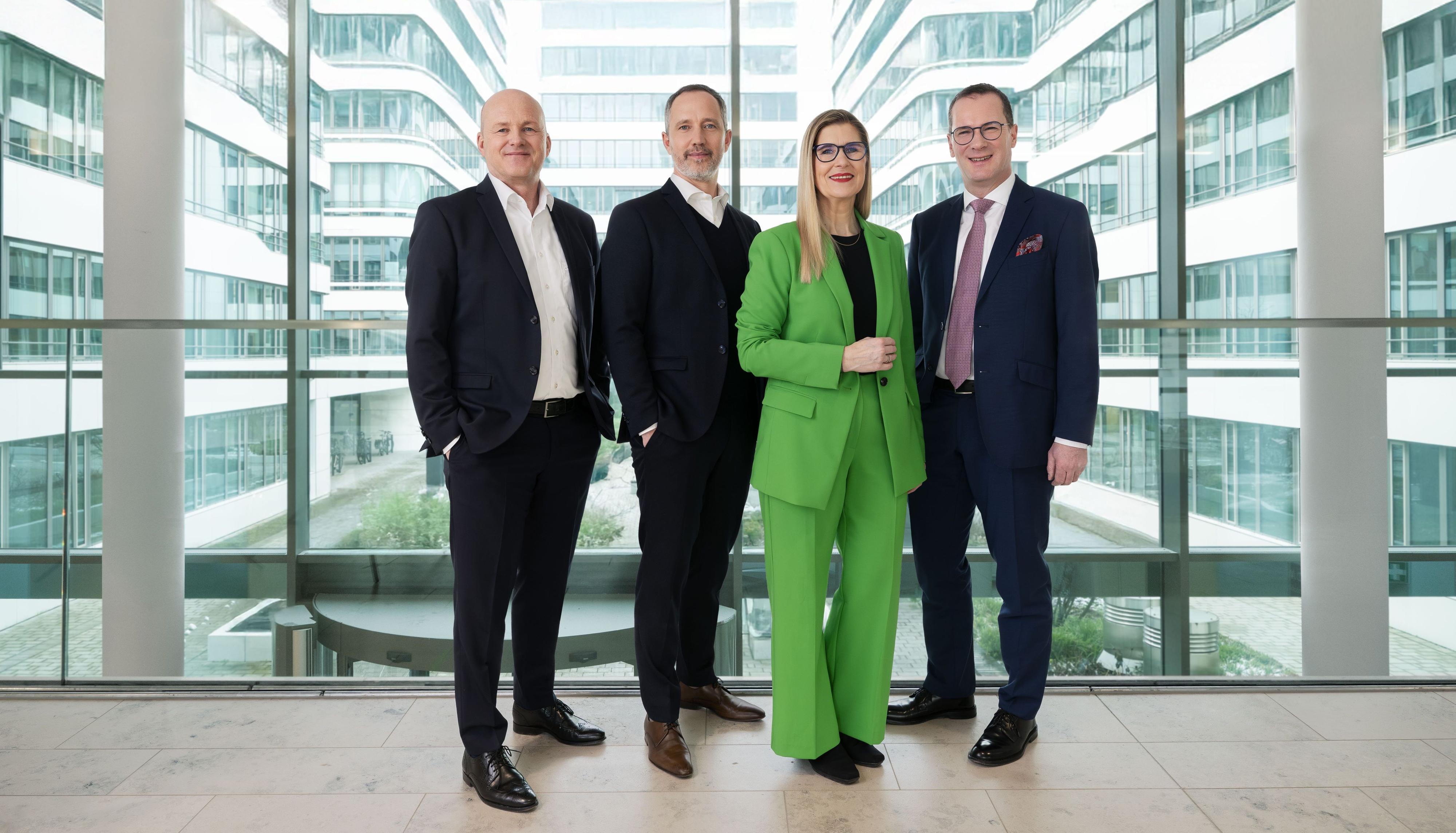 v.l.n.r.: Bodo Gmel, Florian Reuter, Alexandra Bastian, Dr. Andreas Hoffknecht