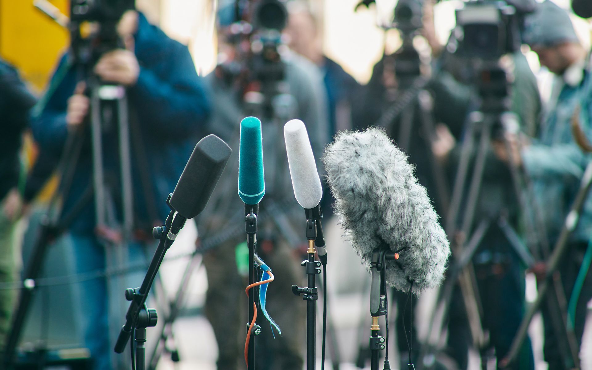 Mikrofone und Kameras