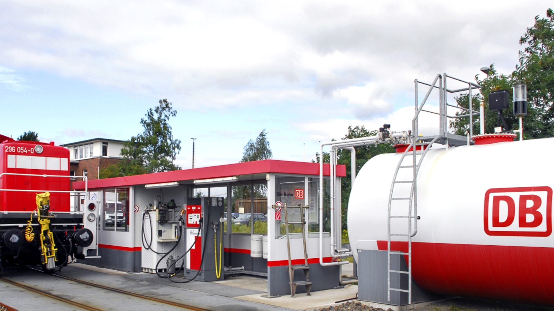 Schienen-Tankstelle