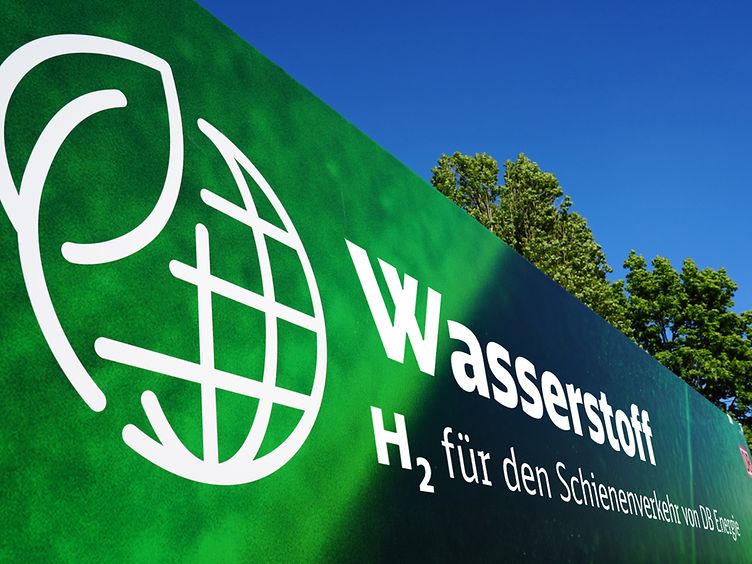 Wasserstoffinfrastruktur der DB Energie mit Wasserstoffsymbol und H₂-Beschriftung.